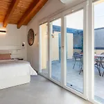 Loft Park & Rail Free Parking Como