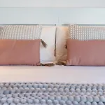 Loft Park & Rail Free Parking * Como