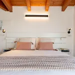 Apartment Loft Park & Rail Free Parking