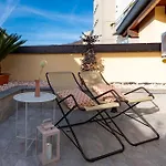 Apartment Loft Park & Rail Free Parking Como