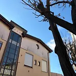 Apartment Loft Park & Rail Free Parking