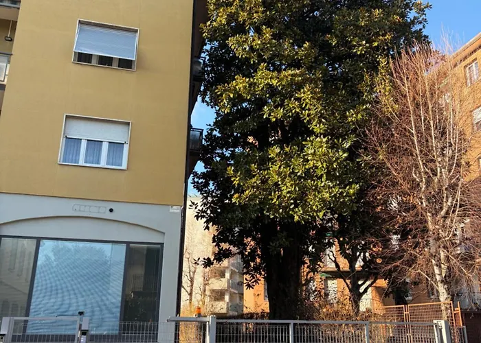 Loft Park & Rail Free Parking *