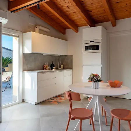 Loft Park & Rail Free Parking Apartmán Como